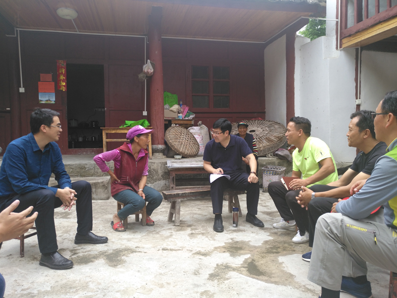 1531730273103284.jpg 李家龍書記入戶.jpg