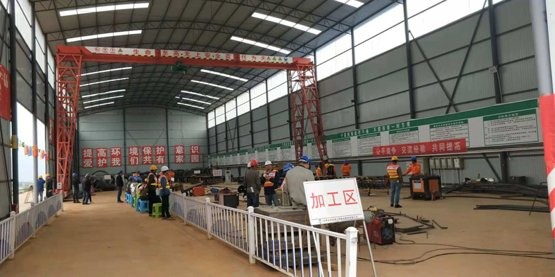 1540177390116913.jpg 評委現場評估指導.jpg