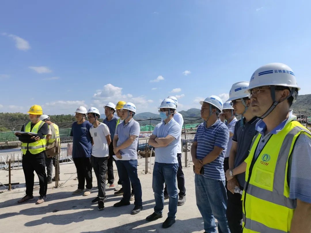 殷華富、李光正到永大項(xiàng)目進(jìn)行綜合大檢查.jpg