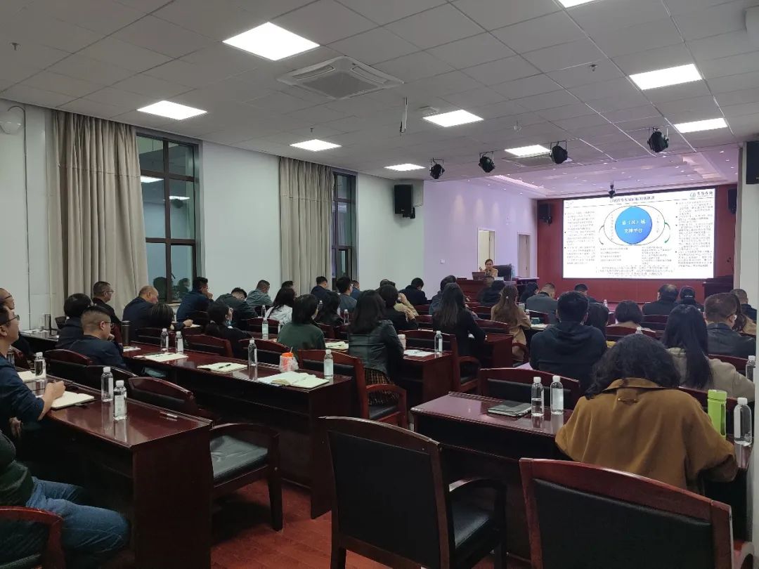 1667350906223296.jpg 2022-11-2-公司開展政府投資項目投融資相關(guān)政策解析與投融資模式的運用專題培訓.jpg